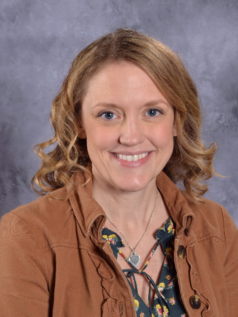 headshot of mrs Hanna